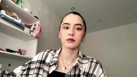 Chloe online show from May 24, 2026, 1:38 pm