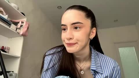 Chloe online show from May 25, 2026, 2:12 pm