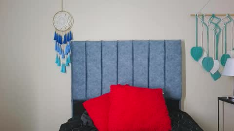 Snapshot of evoletmk chatting on November 24, 2025, 10:15 am Evolet online show from November 24, 2025, 10:15 am