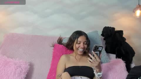 EVOLETTE ANGELS online show from September 30, 2025, 4:34 pm