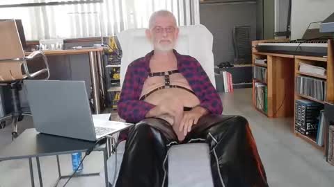 Snapshot of ewaldwillems99 chatting on October 26, 2025, 2:12 pm Naaktloper online show from October 26, 2025, 2:12 pm