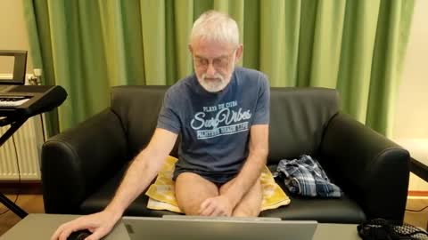 Snapshot of ewaldwillems99 chatting on January 5, 2026, 5:27 pm Naaktloper online show from January 5, 2026, 5:27 pm