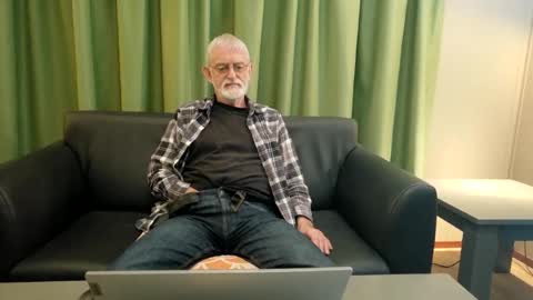 Snapshot of ewaldwillems99 chatting on January 9, 2026, 6:10 pm Naaktloper online show from January 9, 2026, 6:10 pm