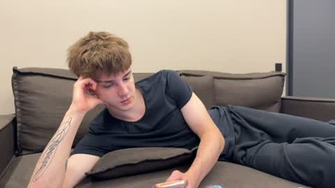 Snapshot of exclusiveflexboy chatting on June 19, 2026, 10:35 pm exclusiveflexboy online show from June 19, 2026, 10:35 pm