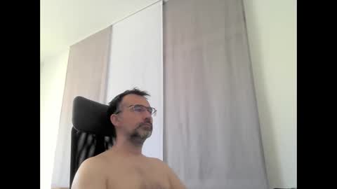 Snapshot of exhibit77 chatting on May 7, 2026, 9:14 am exhibit77 online show from May 7, 2026, 9:14 am