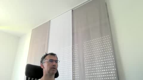 Snapshot of exhibit77 chatting on May 28, 2026, 7:27 am exhibit77 online show from May 28, 2026, 7:27 am