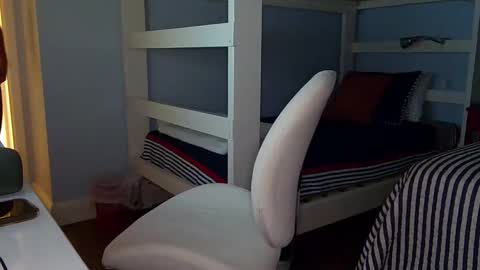 Snapshot of exhibitman69_ldb chatting on April 30, 2026, 2:18 am exhibitman69_ldb online show from April 30, 2026, 2:18 am