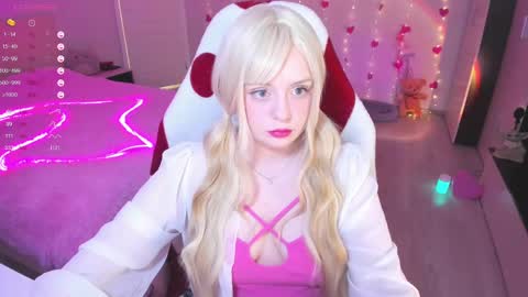 Snapshot of exhoneyangel chatting on March 5, 2025, 8:00 am Amy online show from March 5, 2025, 8:00 am
