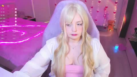 Snapshot of exhoneyangel chatting on March 10, 2025, 12:26 pm Amy online show from March 10, 2025, 12:26 pm
