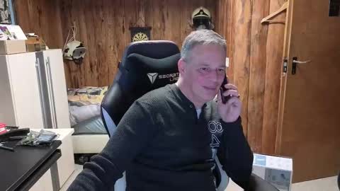 exibe1219 online show from January 13, 2025, 3:36 pm