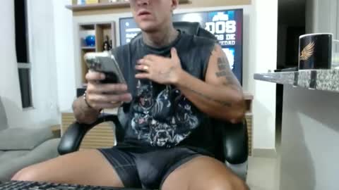 Snapshot of exotic_dude chatting on April 26, 2026, 1:36 am camilo online show from April 26, 2026, 1:36 am