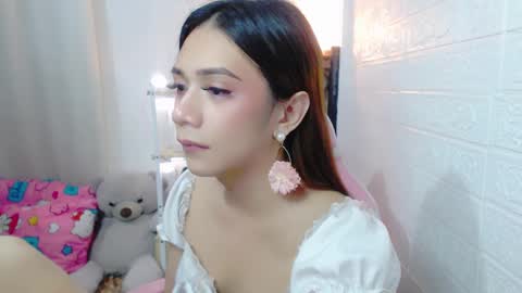 exotictssavie online show from December 6, 2024, 9:35 pm