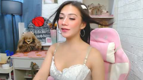 exotictssavie online show from July 7, 2026, 5:06 pm