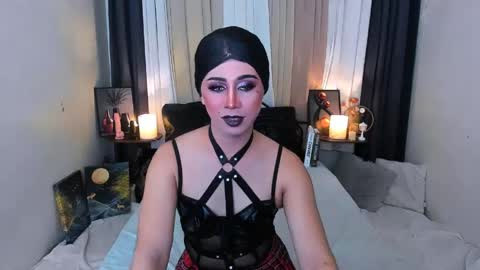 Snapshot of expensive_elise chatting on May 7, 2026, 4:45 pm expensive_elise online show from May 7, 2026, 4:45 pm