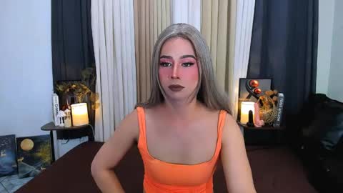 Snapshot of expensive_elise chatting on May 11, 2026, 4:15 pm expensive_elise online show from May 11, 2026, 4:15 pm