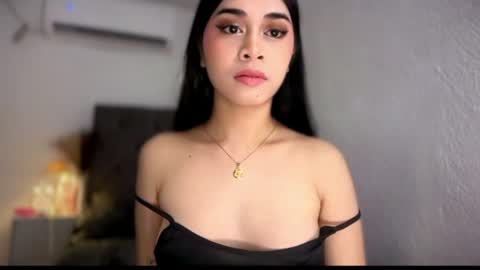 Snapshot of expensivets_chloe chatting on July 2, 2026, 4:24 pm chloee online show from July 2, 2026, 4:24 pm