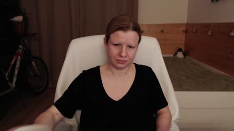 Crystal online show from December 4, 2024, 6:28 pm