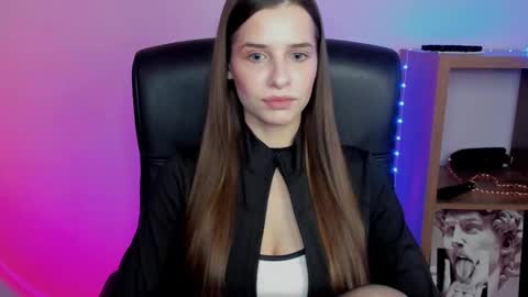 Maya online show from November 17, 2025, 7:36 am