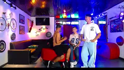 extrangers online show from January 19, 2026, 1:15 pm