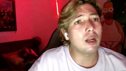 Snapshot of eyesgreenman chatting on October 9, 2025, 3:37 am eyesgreenman online show from October 9, 2025, 3:37 am