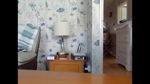 Snapshot of eyesight98 chatting on March 8, 2025, 12:41 pm eyesight98 online show from March 8, 2025, 12:41 pm