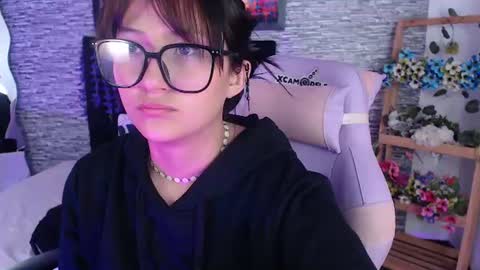 Snapshot of eyesmoon7710 chatting on June 15, 2026, 2:19 pm eyes moon online show from June 15, 2026, 2:19 pm