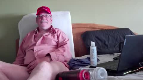 Eyeswideshut63 online show from October 30, 2025, 5:35 pm