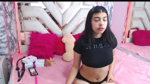 Snapshot of eylin_sofia chatting on January 7, 2025, 3:46 am eylin_sofia online show from January 7, 2025, 3:46 am