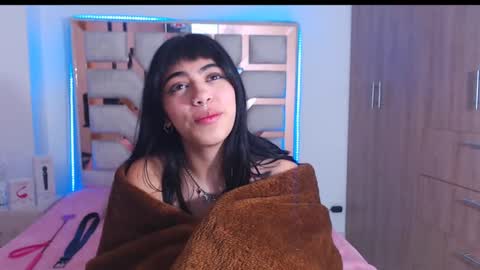 Snapshot of eylin_sofia chatting on March 6, 2025, 7:25 am eylin_sofia online show from March 6, 2025, 7:25 am