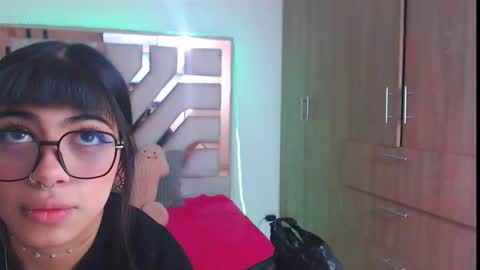 Snapshot of eylin_sofia chatting on March 10, 2025, 4:38 am eylin_sofia online show from March 10, 2025, 4:38 am