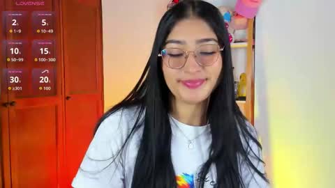 Snapshot of eymy_hadid_ chatting on September 8, 2025, 6:51 pm Emily online show from September 8, 2025, 6:51 pm