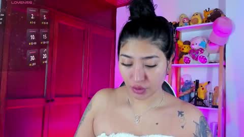 Snapshot of eymy_hadid_ chatting on September 26, 2025, 2:54 pm Emily online show from September 26, 2025, 2:54 pm