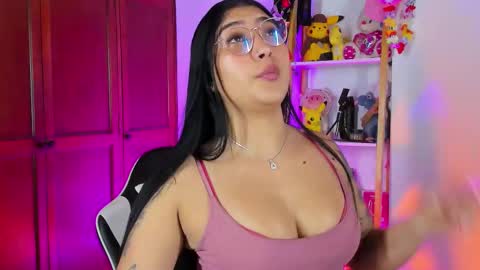 Snapshot of eymy_hadid_ chatting on October 20, 2025, 12:55 am Emily online show from October 20, 2025, 12:55 am