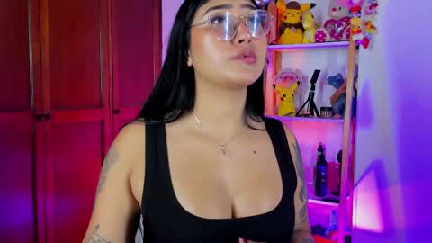 Snapshot of eymy_hadid_ chatting on November 10, 2025, 9:36 pm Emily online show from November 10, 2025, 9:36 pm