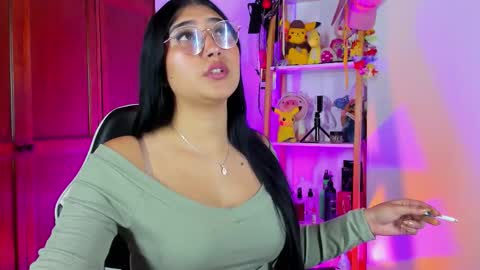 Snapshot of eymy_hadid_ chatting on November 25, 2025, 9:37 pm Emily online show from November 25, 2025, 9:37 pm