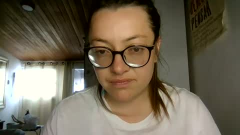 Snapshot of ezlngirl chatting on July 15, 2026, 2:22 pm Aimee online show from July 15, 2026, 2:22 pm