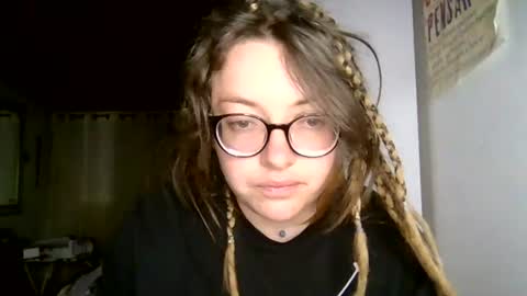 Snapshot of ezlngirl chatting on July 20, 2026, 4:27 am Aimee online show from July 20, 2026, 4:27 am