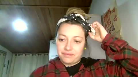 Snapshot of ezlngirl chatting on July 21, 2026, 1:52 am Aimee online show from July 21, 2026, 1:52 am