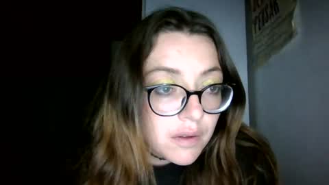 Snapshot of ezlngirl chatting on August 4, 2026, 1:31 am Aimee online show from August 4, 2026, 1:31 am