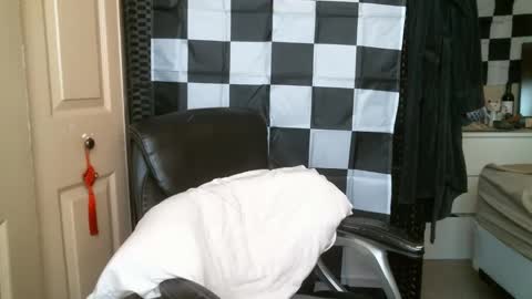 Ezra Naamah online show from January 15, 2025, 6:29 pm