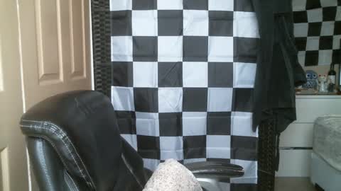 Ezra Naamah online show from February 23, 2025, 8:22 pm