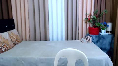 Snapshot of ezrahollywood chatting on January 17, 2025, 5:08 pm UR SWEET EZRA online show from January 17, 2025, 5:08 pm