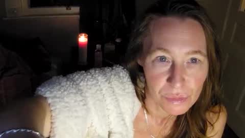 FabOmobono online show from December 17, 2024, 11:49 pm