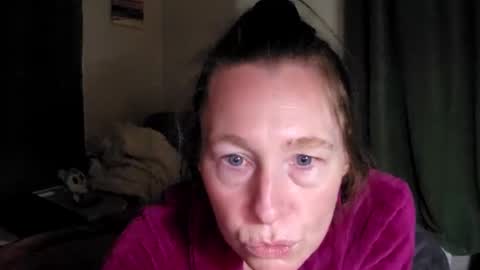 FabOmobono online show from February 5, 2025, 4:48 am