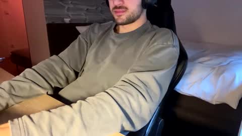 Call me bitch online show from January 3, 2025, 8:10 am