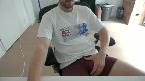 Call me bitch online show from May 31, 2026, 10:11 am