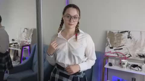 faecavaness online show from November 15, 2025, 7:05 am