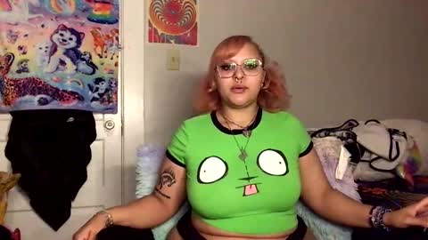 Snapshot of faemami chatting on October 1, 2025, 5:13 am FaeBae online show from October 1, 2025, 5:13 am