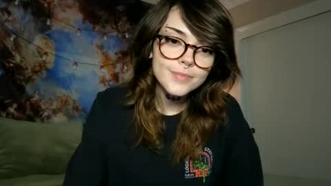 Snapshot of faerienugs chatting on December 19, 2024, 3:40 am Faerie 3 online show from December 19, 2024, 3:40 am