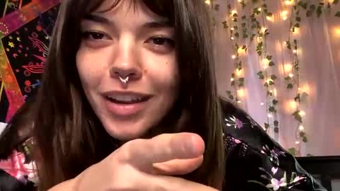 Snapshot of faerienugs chatting on September 29, 2025, 6:24 pm Faerie 3 online show from September 29, 2025, 6:24 pm